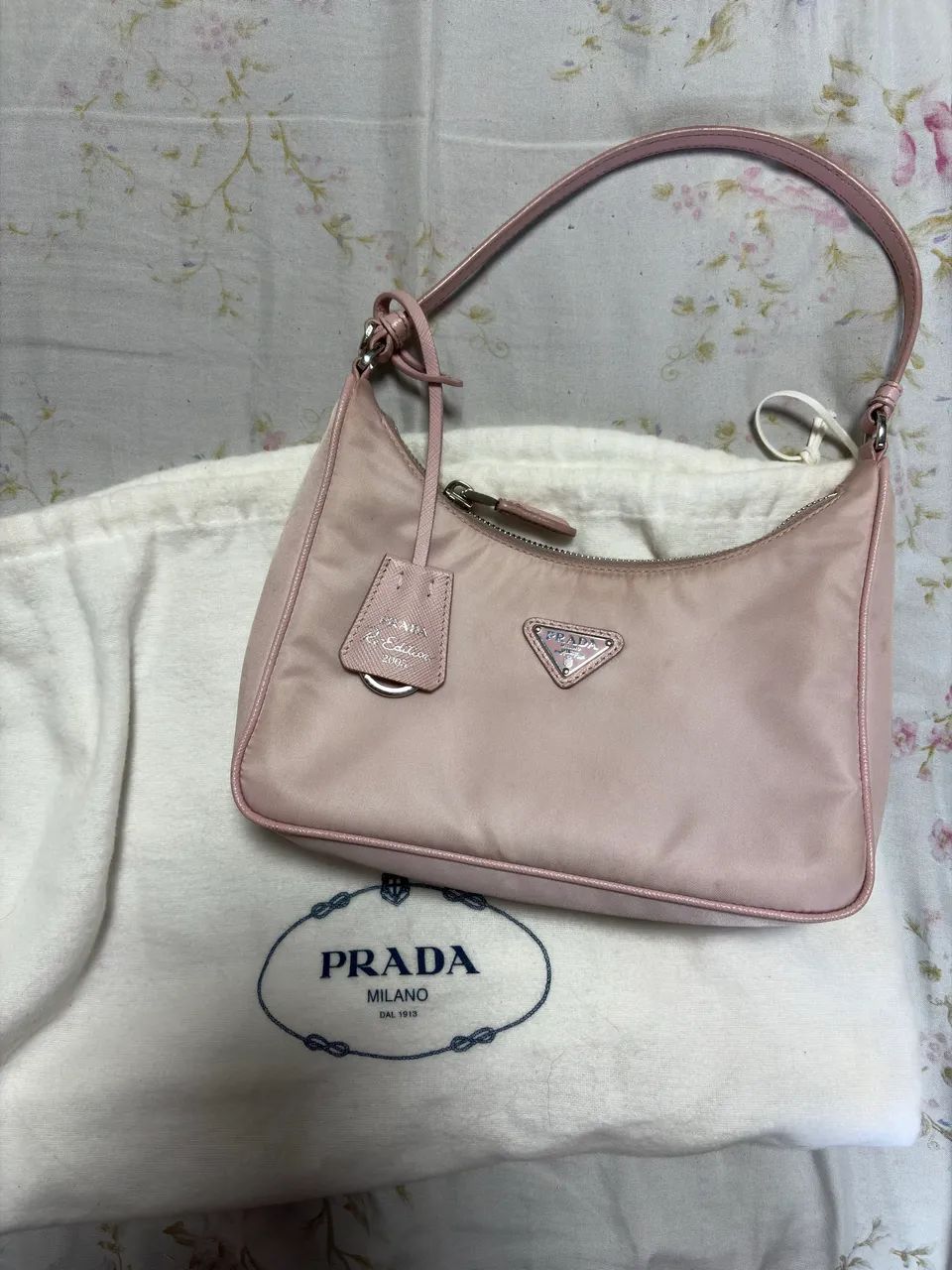 Bolsa prada re-edition em nylon 