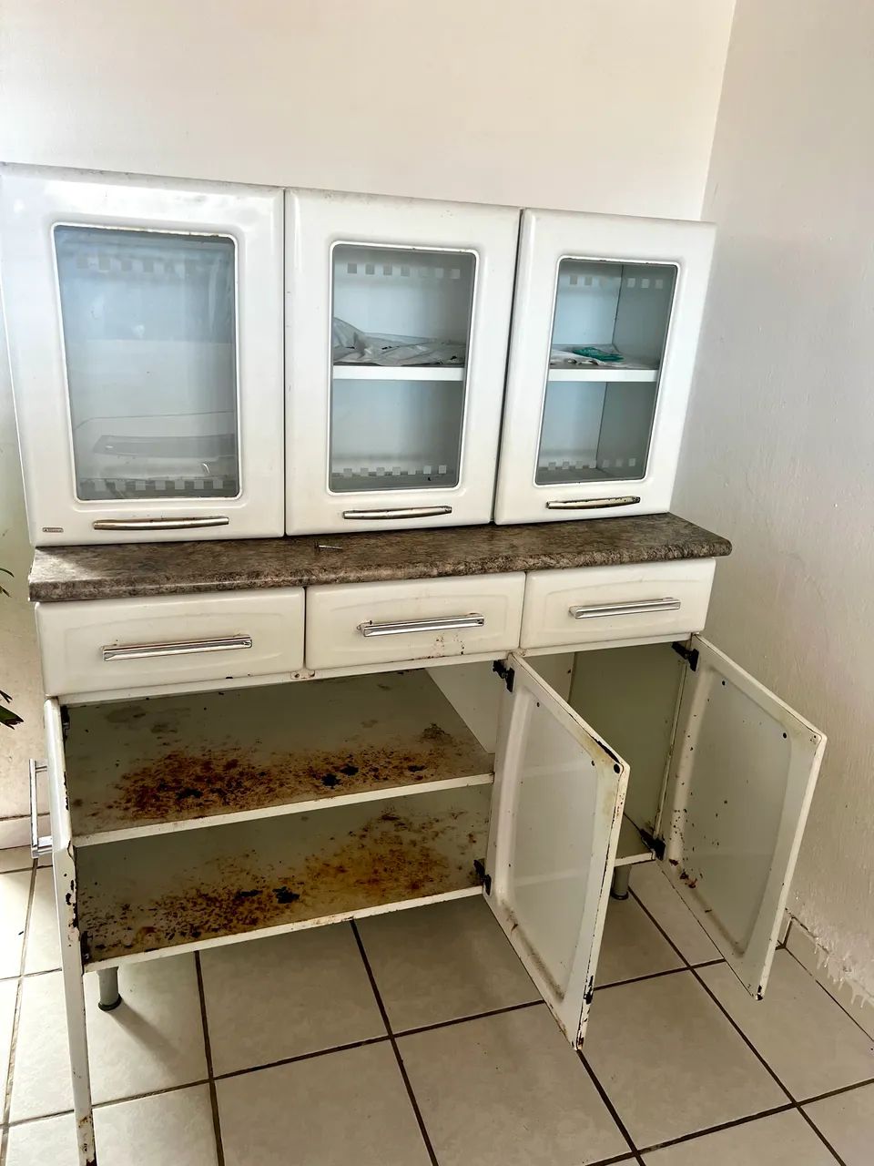 2 Armários por 100 com Marcas de uso - Foto 2