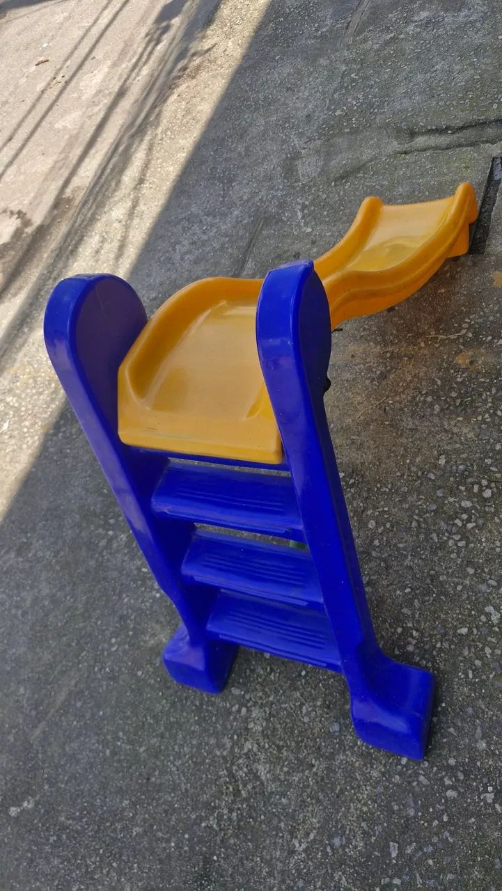 Mesas e cadeiras para creche  