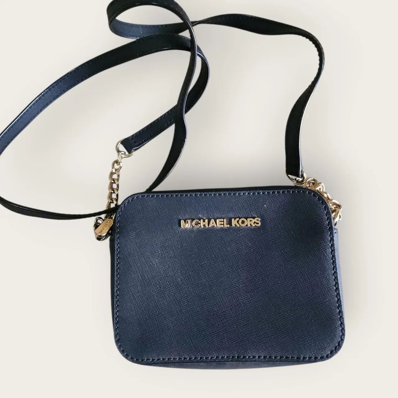 bolsa mini Michael Kors saffiano preta original - Foto 2