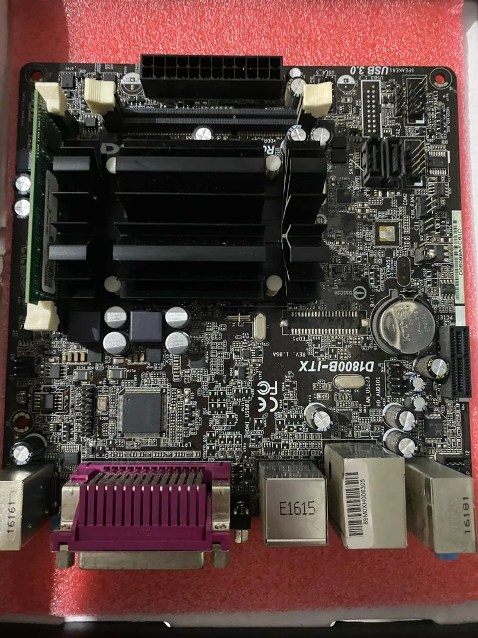 Placa mãe antiga com processador e memória e com uma fonte de 230v - Foto 2