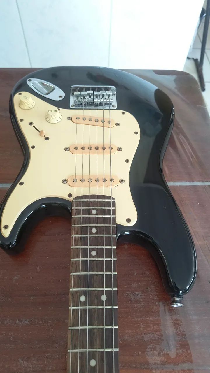 Guitarra Squier Mini made Indonésia - Foto 2