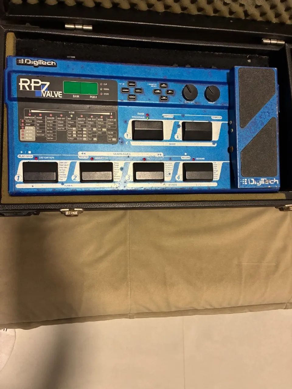 Pedaleira Digitech RP7 Valvulada com Case - Foto 2