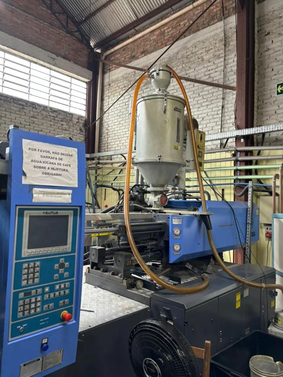Injetora Plásticos Haitian 380 Ton - Foto 2