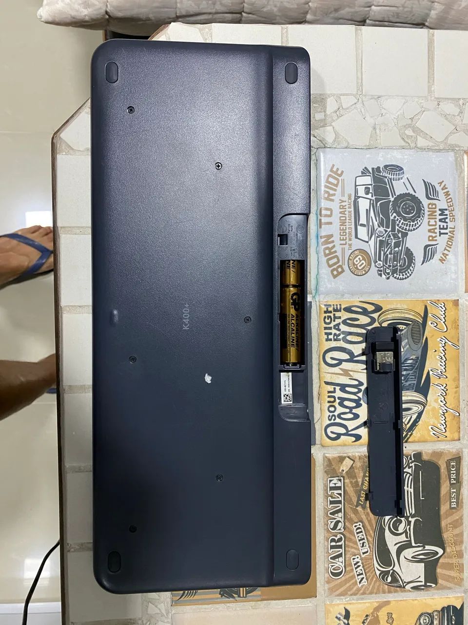 Teclado logitech touchpad integrado e Abnt2 k400+ - Foto 4