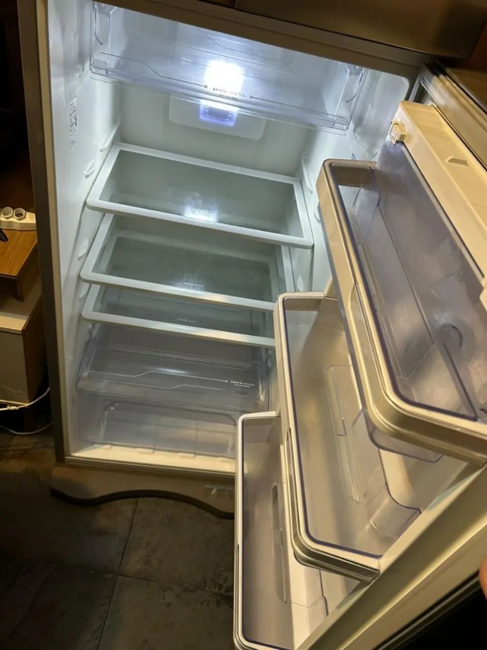 Geladeira Eletrolux e microondas Midea  - Foto 3