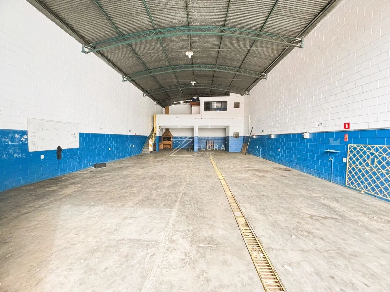Galpão a venda próximo à Prefeitura de Nova Veneza
