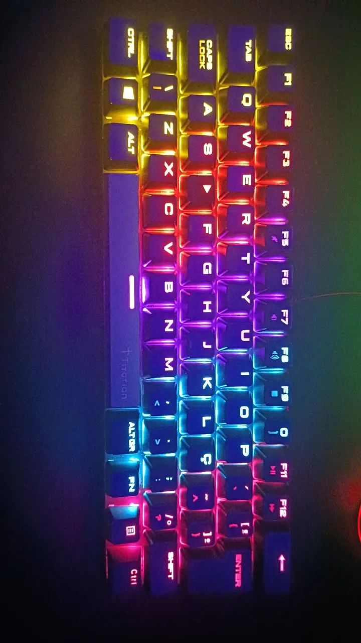 Teclado mecânico 60%, marca "Titorion" switch Red