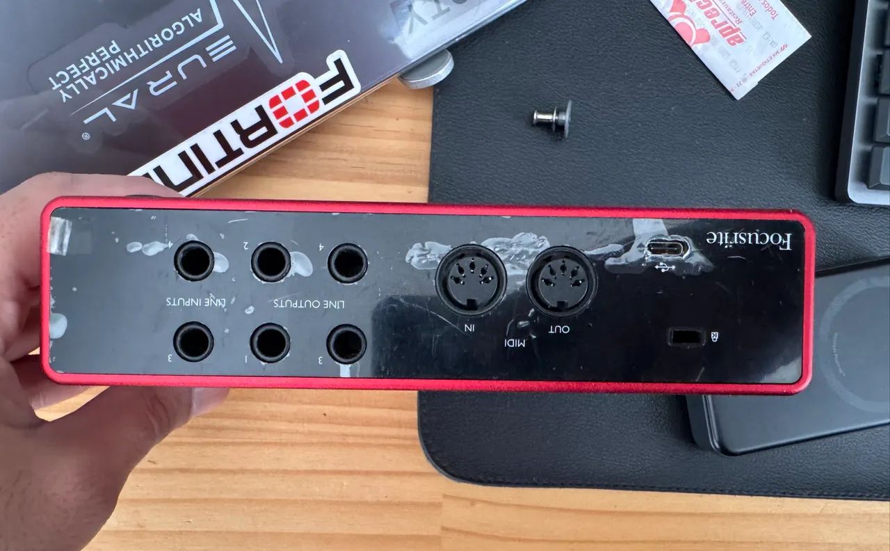 Focusrite Scarlett 4i4 3rd Gen Interface de Áudio USB - Excelente Estado - Foto 3
