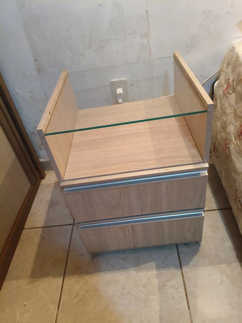 Vendo criado mudo em ótimo estado  - Foto 3