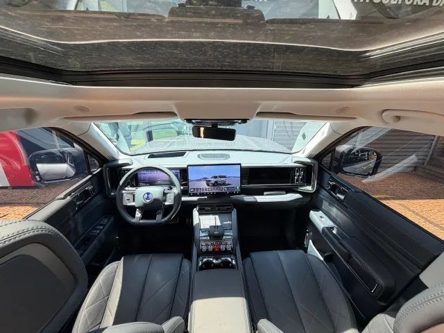 Denza B5 4WD, foto 8 de 13