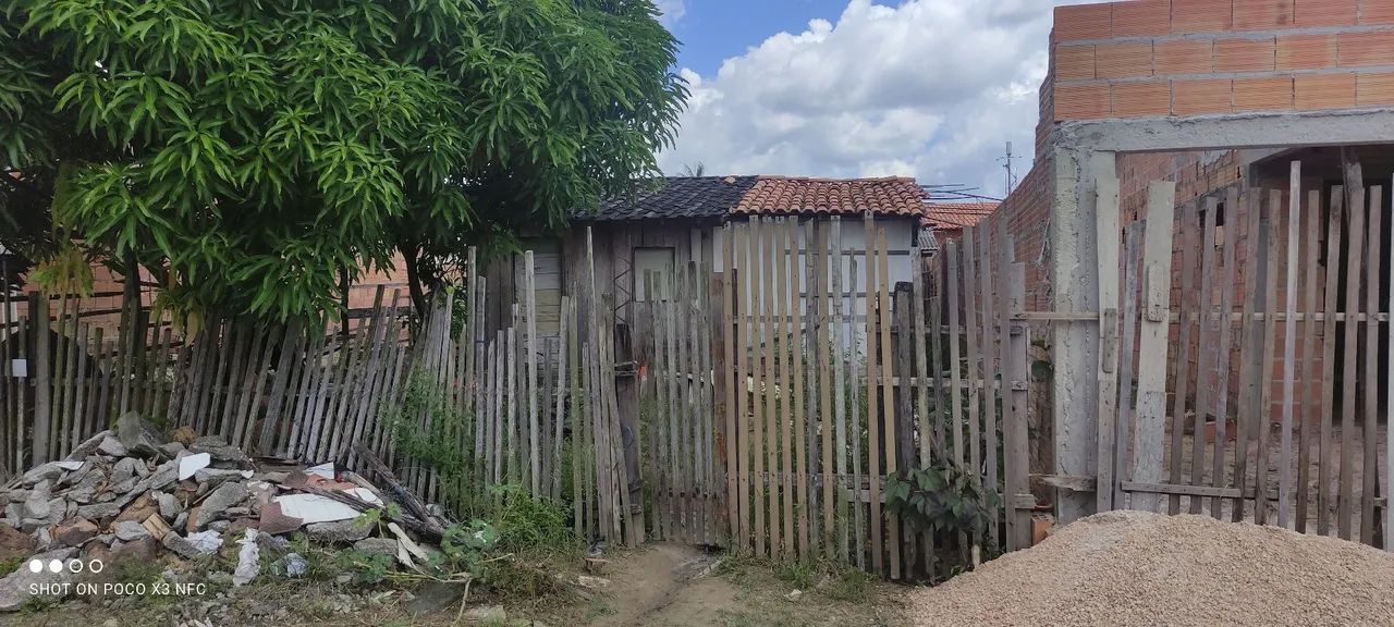 Terreno e casa de madeira  - Foto 2