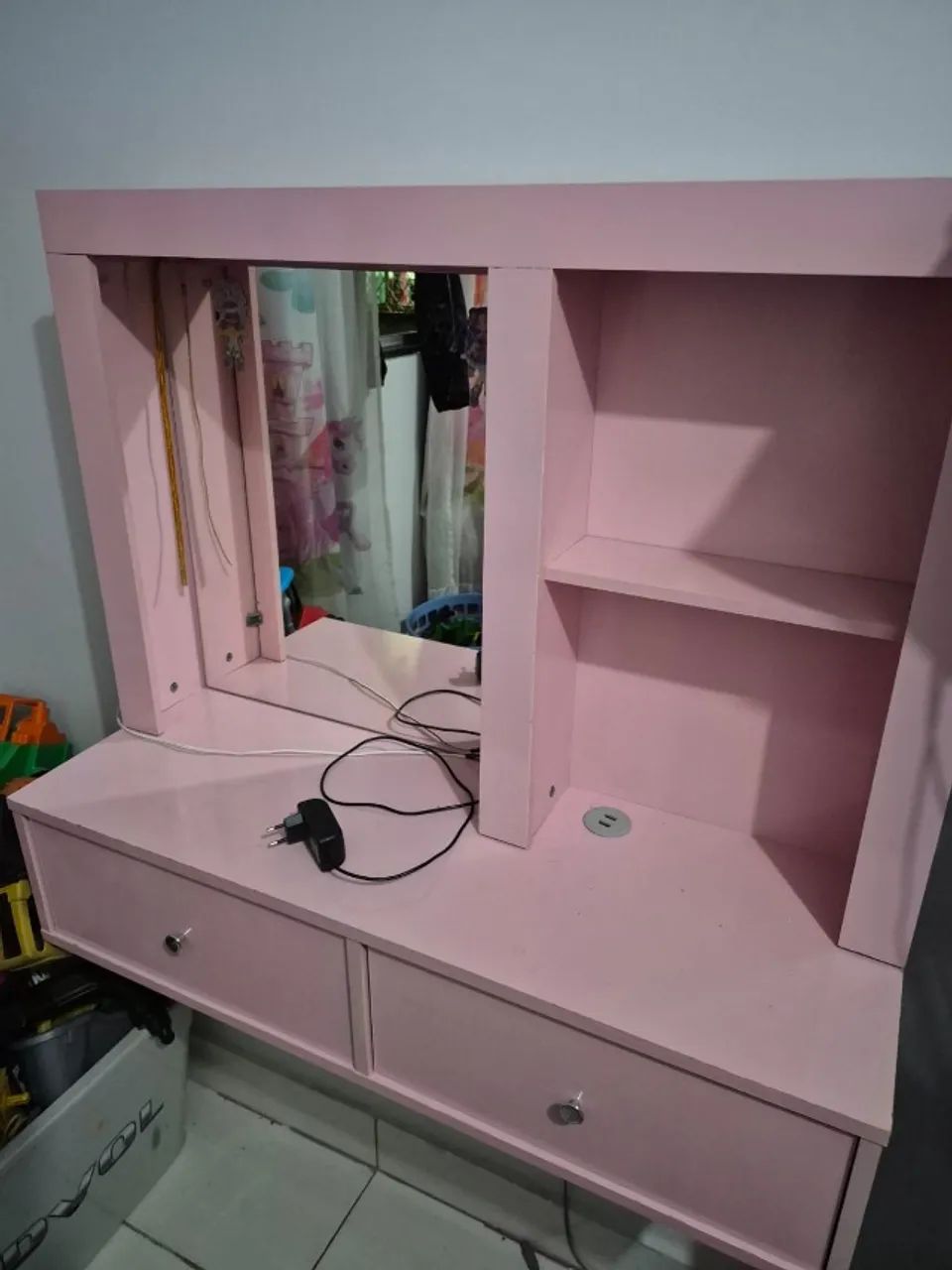 Dressing Table468261423075174400