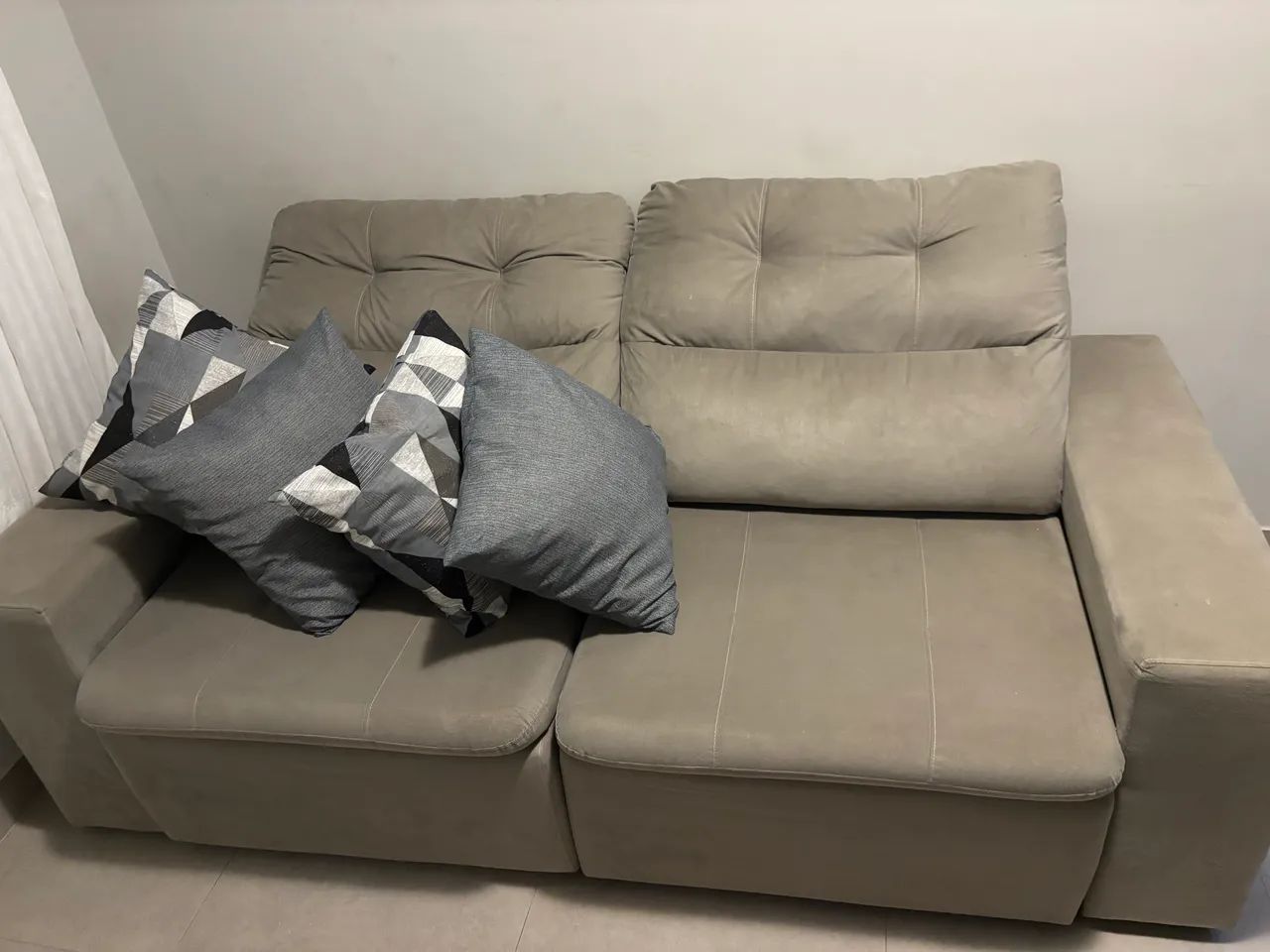 Sofá 3 Lugares com Chaise Cinza