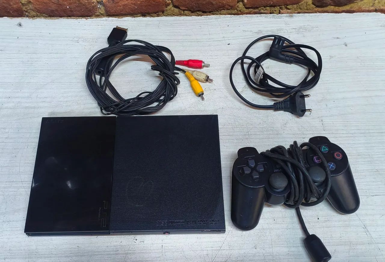 Playstation 2 Slim. 