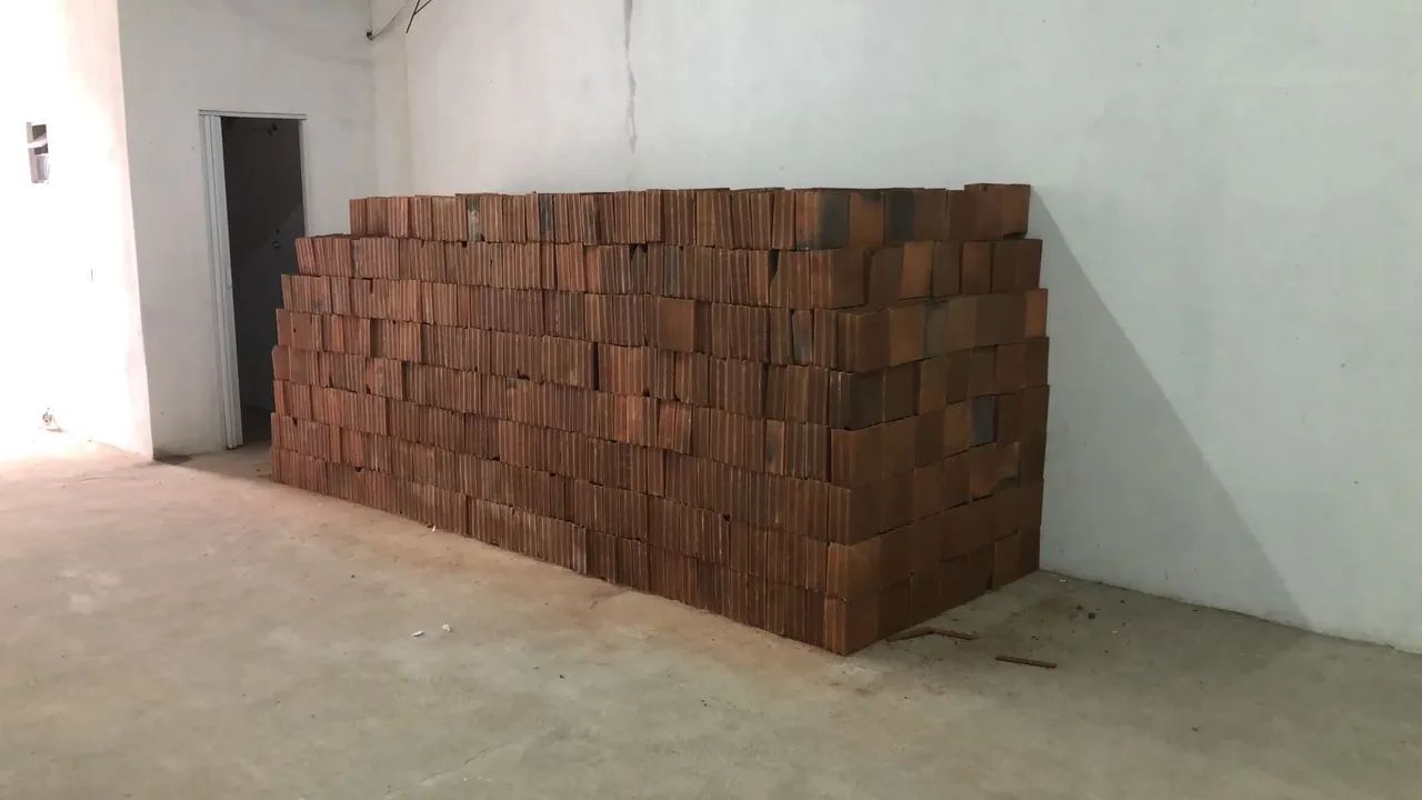 Vendo 2.300 tijolos por 1.300,00 (Frete por conta do comprador) - Foto 2