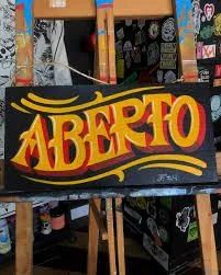 Confecção de placas e letreiros com pintura manual, conforme layout, texto e dimensões - Foto 2