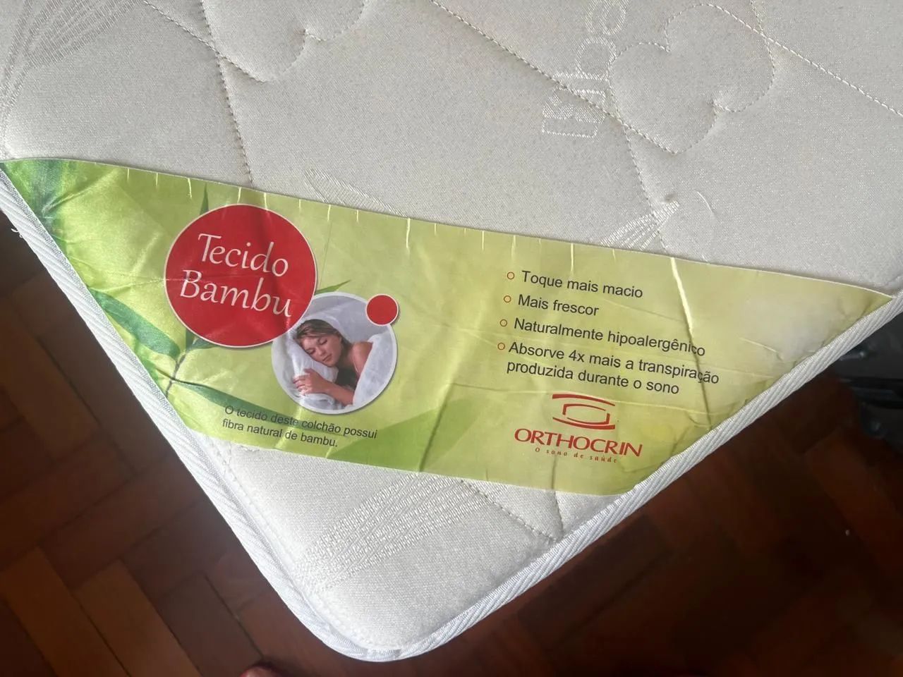 Vendo cama Box Solteiro extremamente nova! 