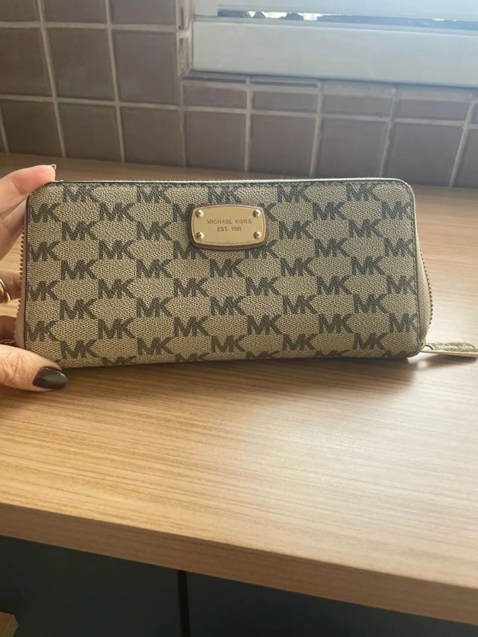 Carteira Michael Kors Original Divisões e Zíper  - Foto 3