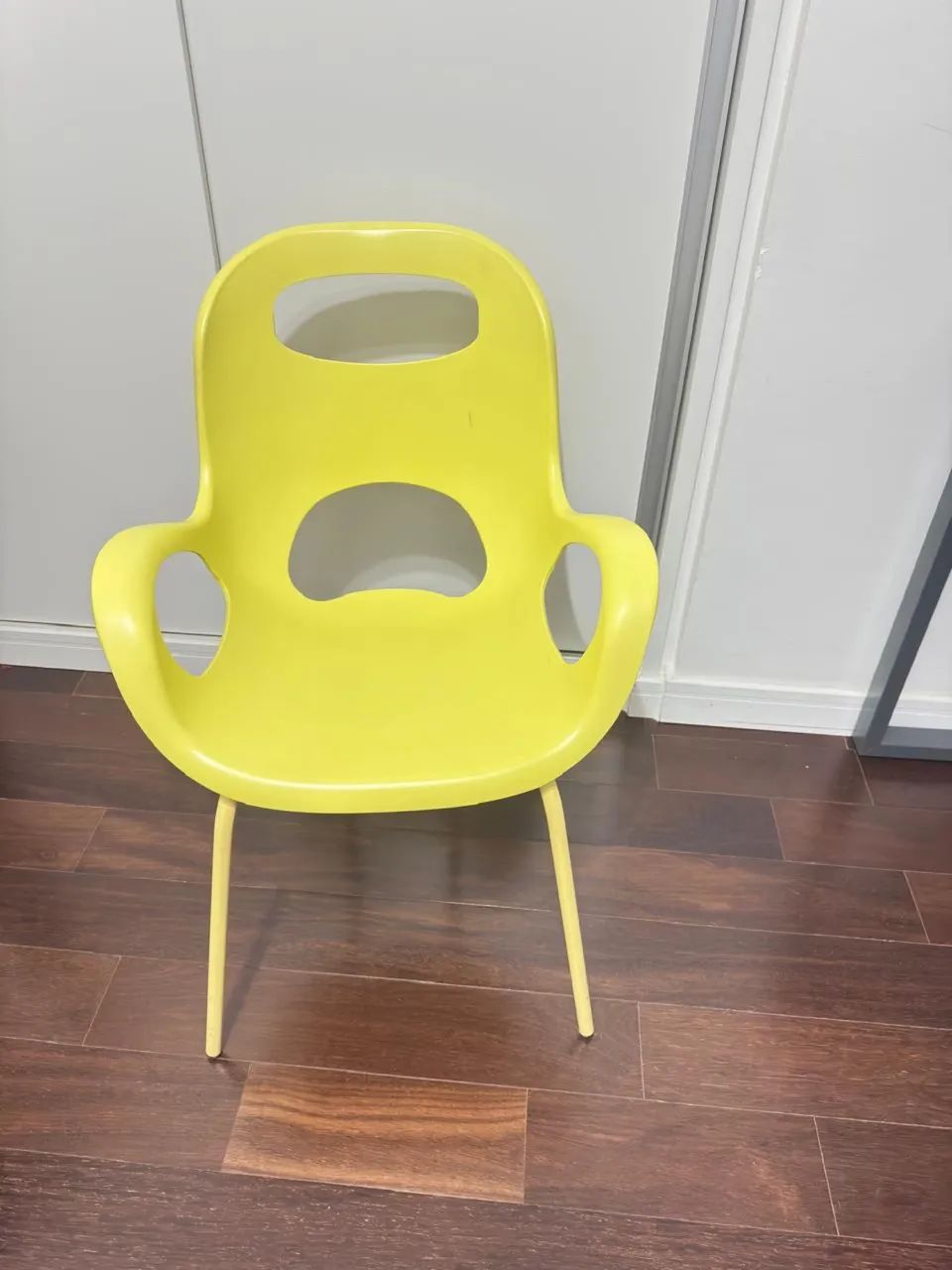 Cadeira contemporânea 