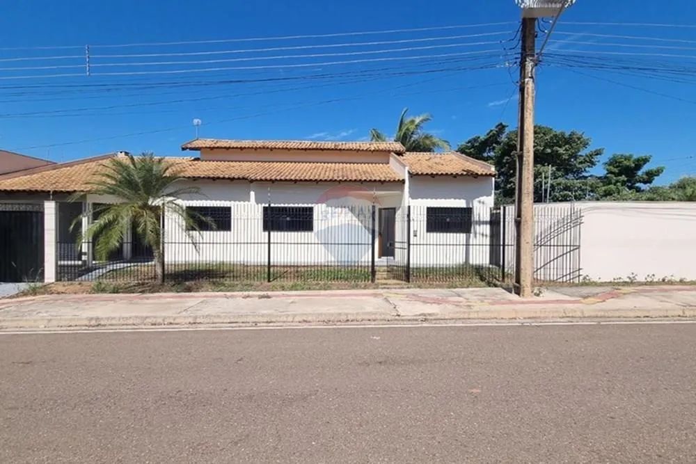 Casa no bairro Novo Horizonte com 3 quartos