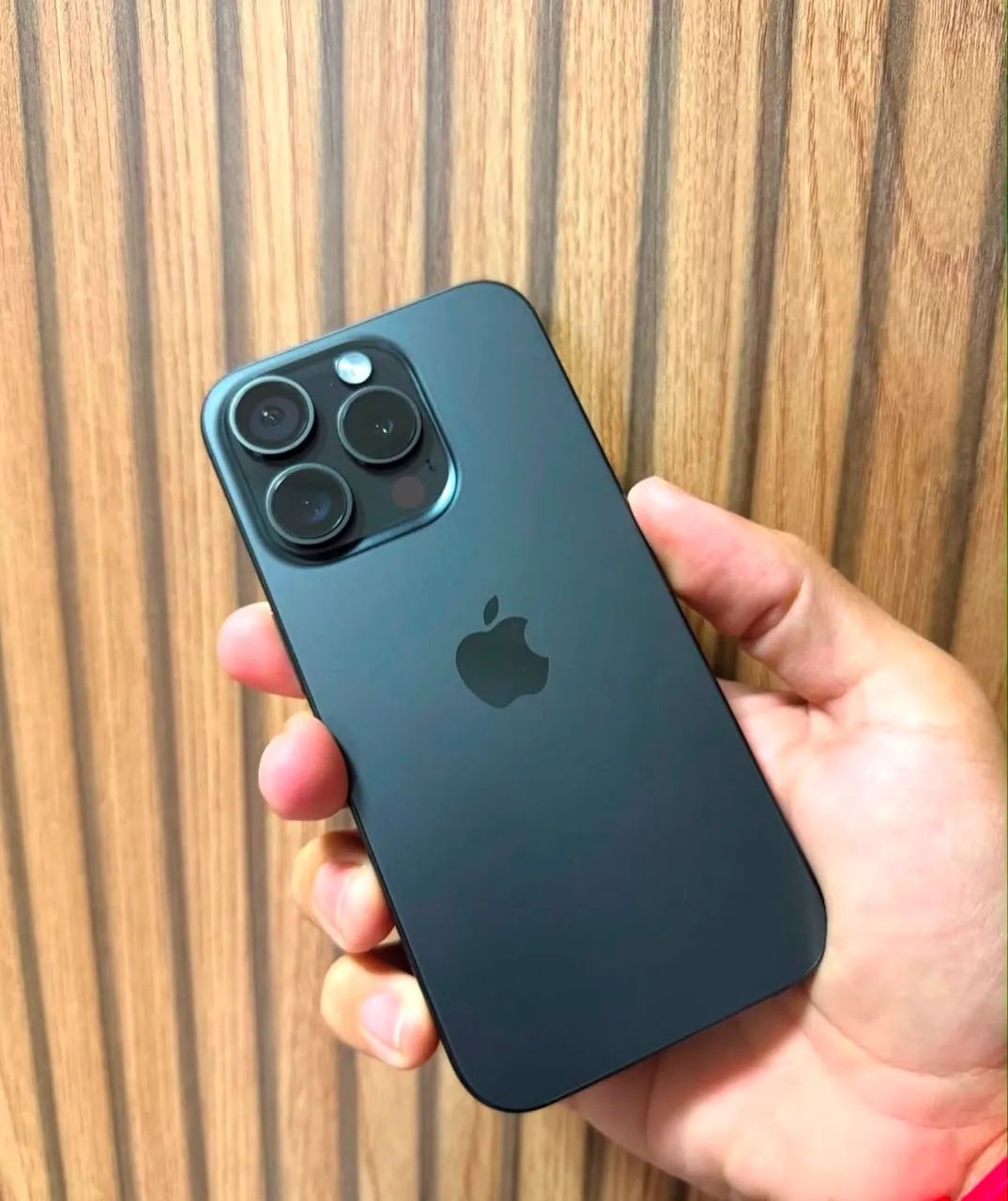 ? IPHONE 15 PRO BLACK PIANO