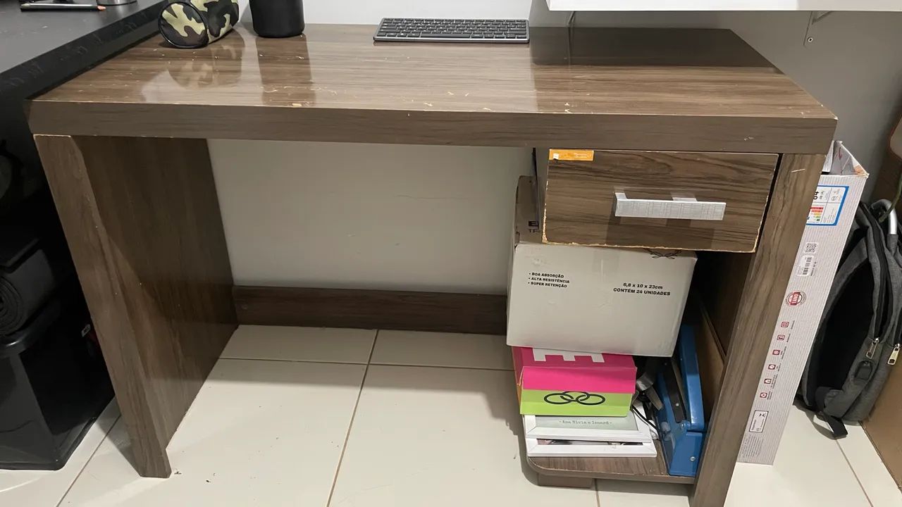 Escrivaninha em MDF