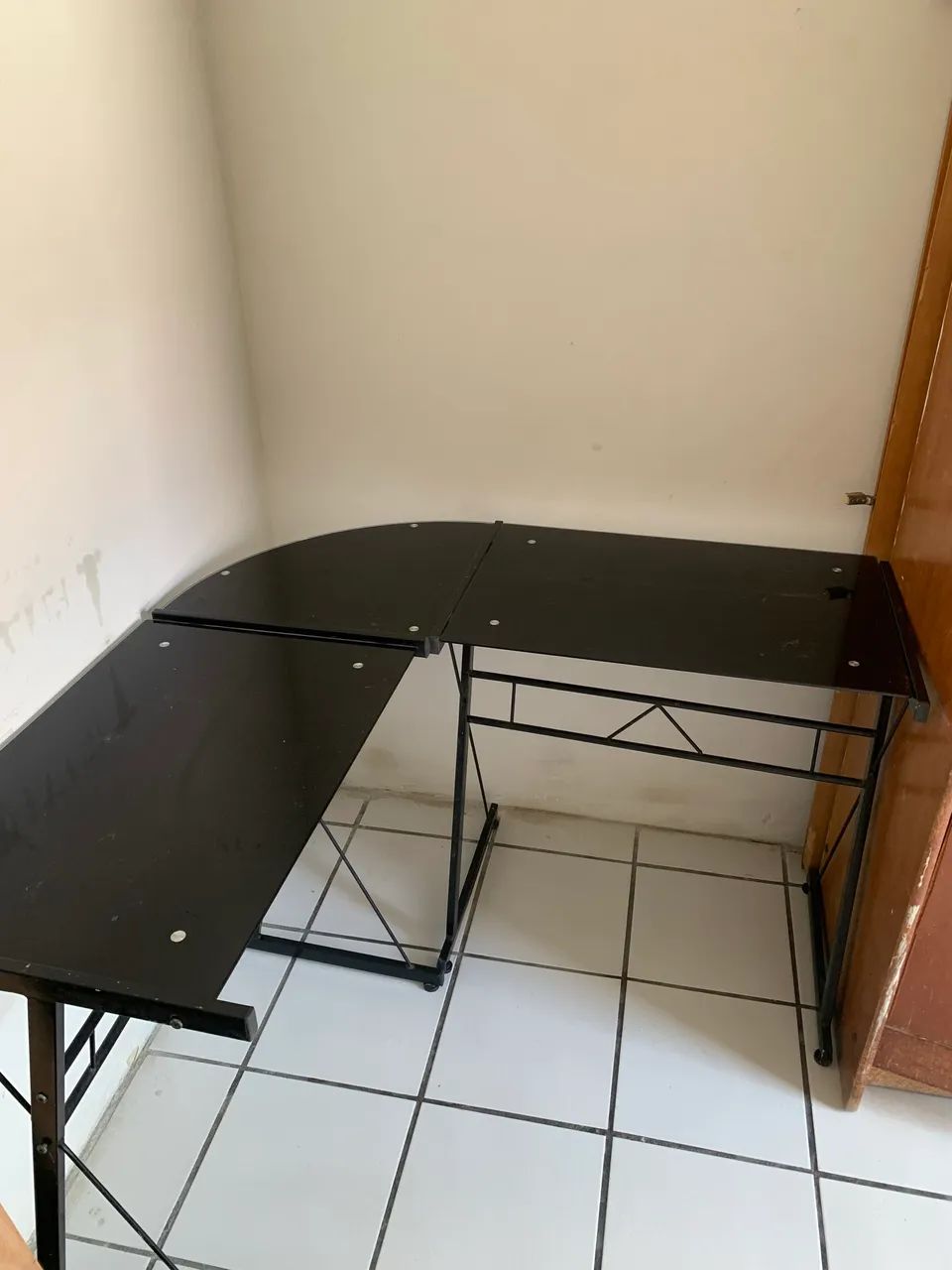 MESA DE METAL (IMPERDÍVEL) 