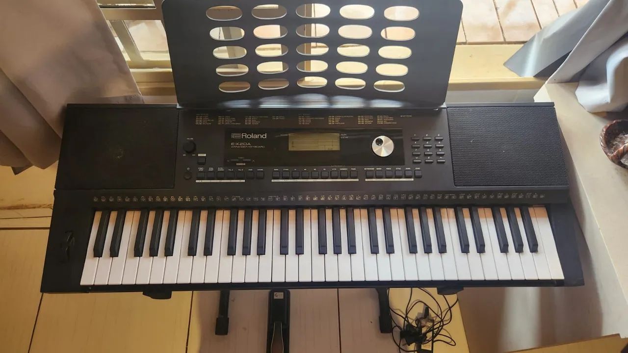 Teclado Arranjador Roland E-X20A  - Foto 2