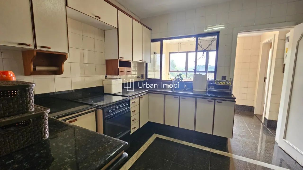 Amplo apartamento com 291 m² no Centro em Barra Mansa