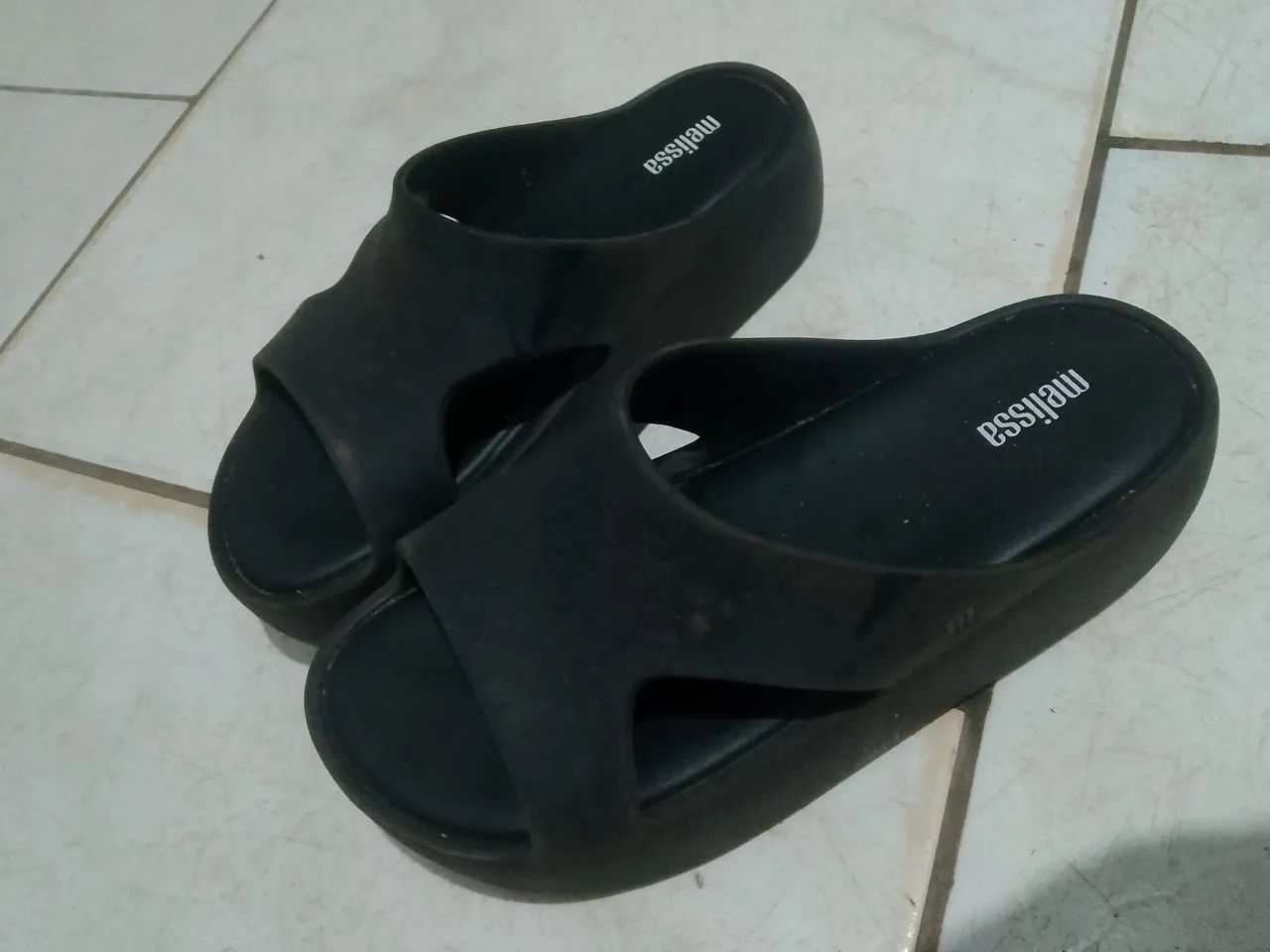 Vendo melissa original semi nova 