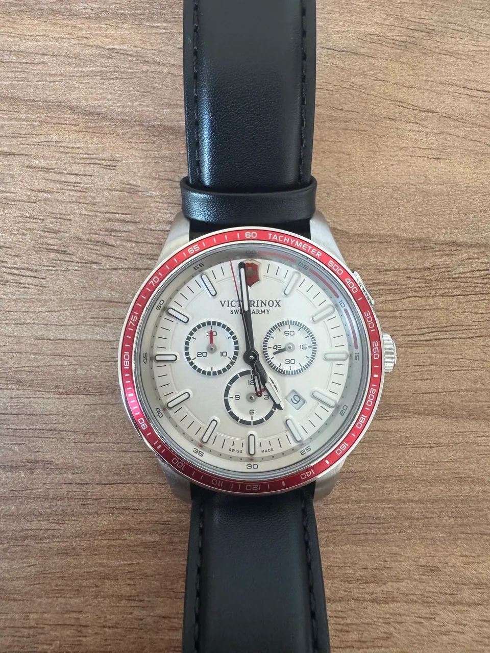 Relógio de couro Victorinox 