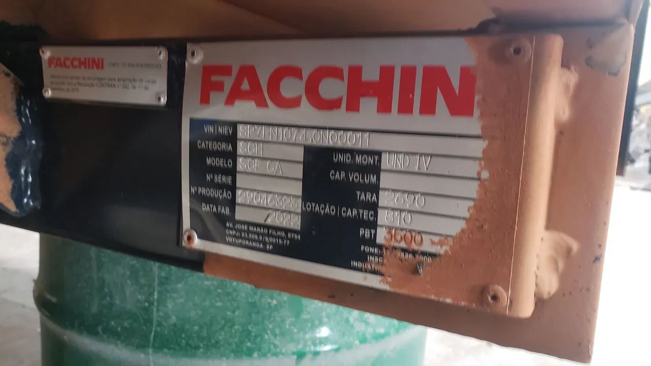 Carroceria de ferro com munck elétrico  - Foto 9