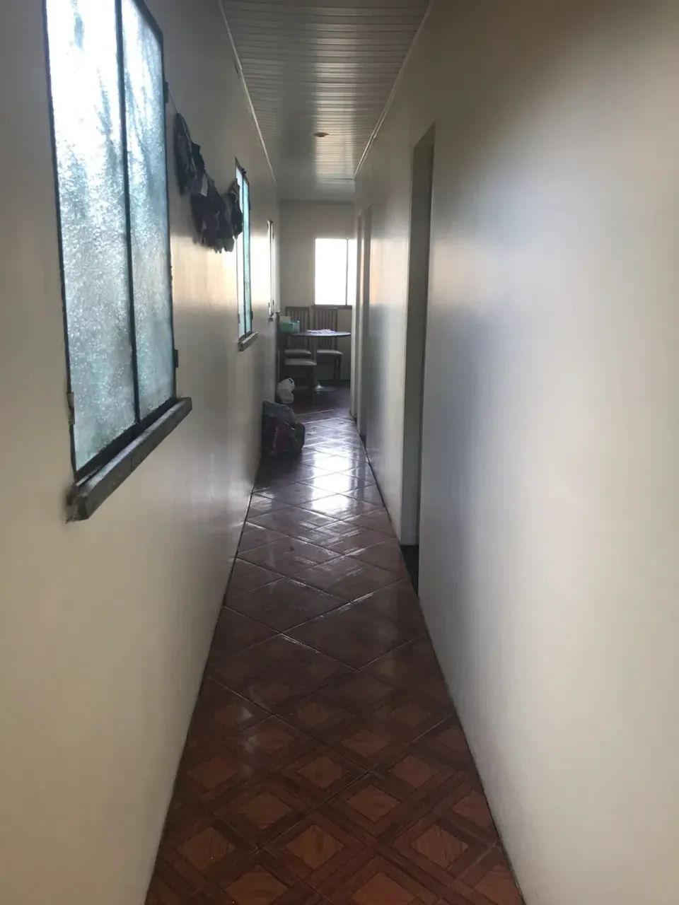 Casa de dois andares prox a Av Brasil!!!