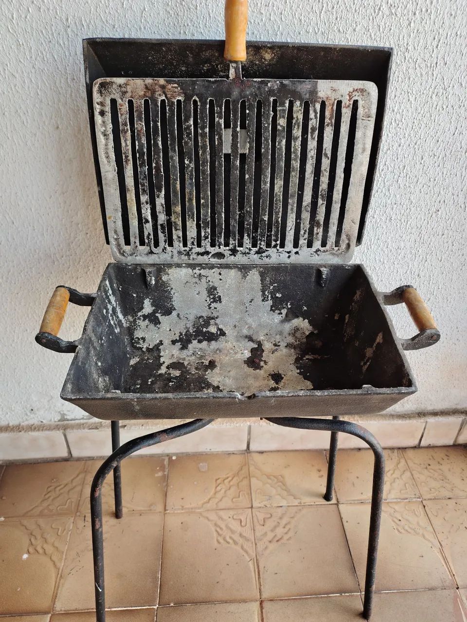 CHURRASQUEIRA A CARVÃO BAFO MOVEL, ALUMÍNIO FUNDIDO PRETO - Foto 3