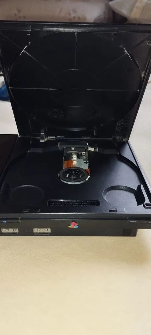 PS2 - Com chipset matrix original e leitor de disco em perfeito estado. - Foto 3