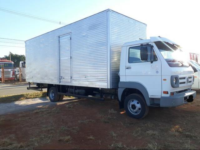 VW 8150 no baú - Foto 2
