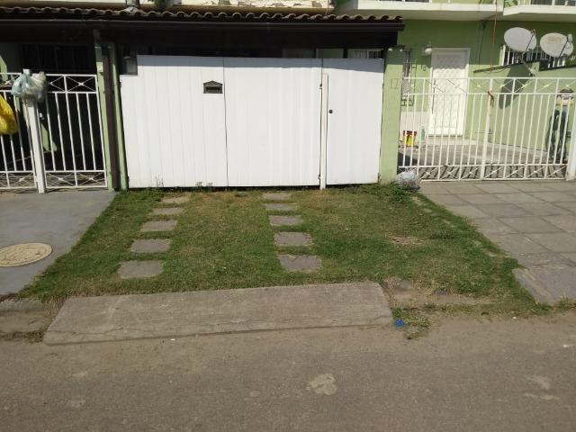 Casa 2 quartos (esquina com estrada dos Cumbucas Nova Iguaçu