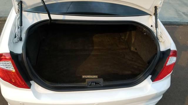 Fusion awd com teto dou de entrada numa casa - Foto 12