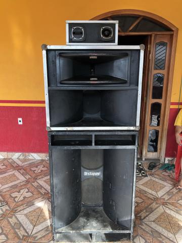 Caixa de som amplificada