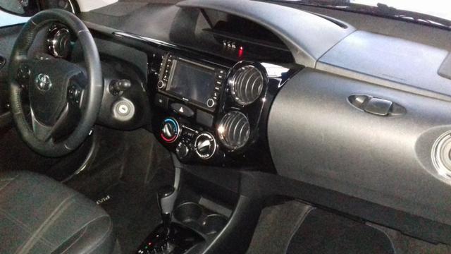Toyota Etios platinum 1.5 automatico branco 2017/2018 - Foto 13