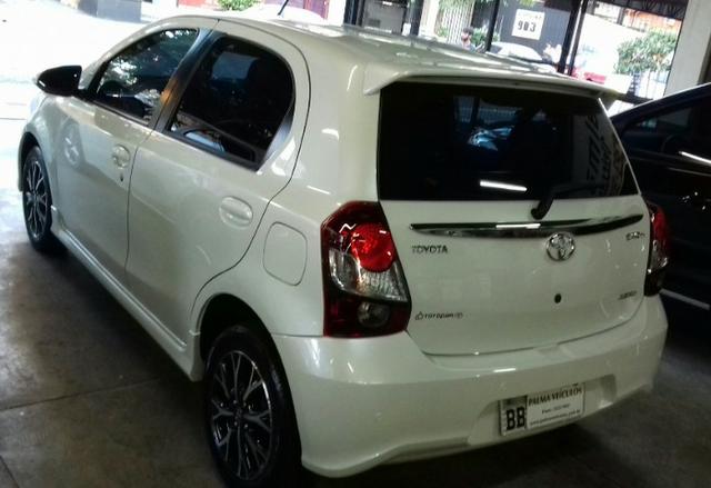 Toyota Etios platinum 1.5 automatico branco 2017/2018 - Foto 12