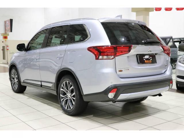 Mitsubishi Outlander 2.2 DIESEL - Foto 7
