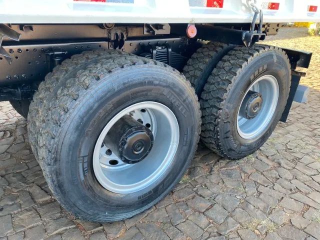 MB Axor 2831 6x4 - Foto 9