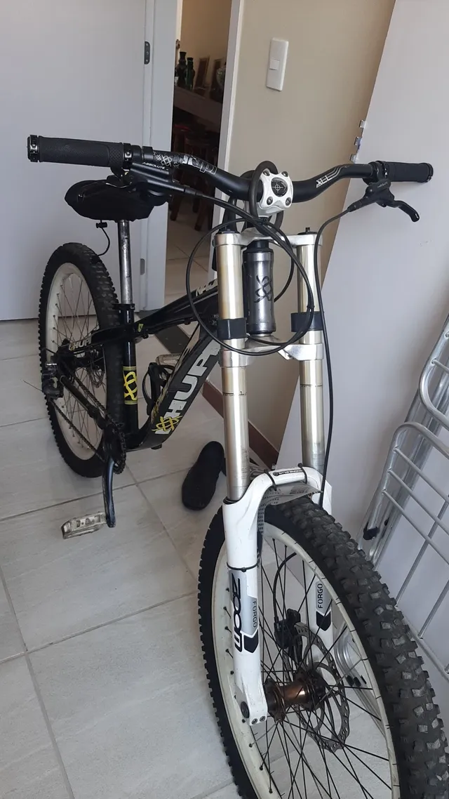 qual bike comprar? estava olhando umas bikes, e me deparei com essa Hupi  Naja 2012 por 1500 e uma Gios FRX por 1100 qual vcs acham mais que vale  apena? eu usaria