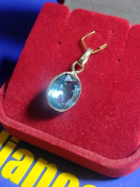 Pingente Pedra Água Marinha Zircônia Azul Clara Peso 1.40 Gramas 12 mm x 10 mm Ouro 18 kil