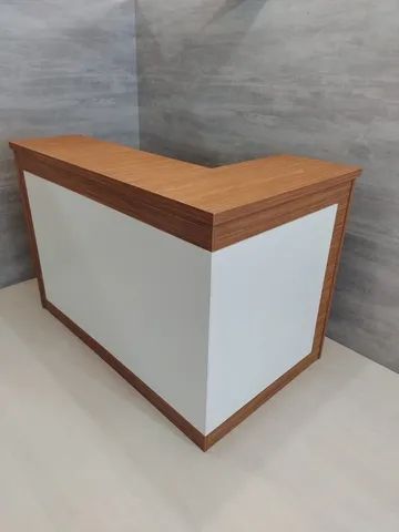 Balcão para recepçãp lana atendimento em pé amadeirado com branco  - Foto 3
