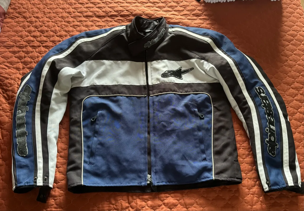 Jaqueta Alpinestars, usada, Sem as Proteçoes mas com Capa interna Chuva