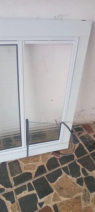 Porta de Alumínio com Vidro - Semi Nova - Foto 3