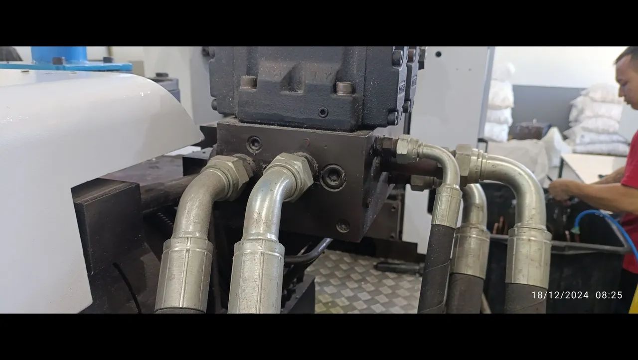 Injetora servomotor 220T - Foto 3